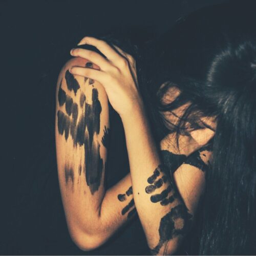 woman experiencing trauma